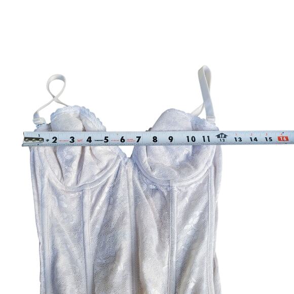 True Vintage Coquette White Lace Corset Top - Small - Picture 9 of 9